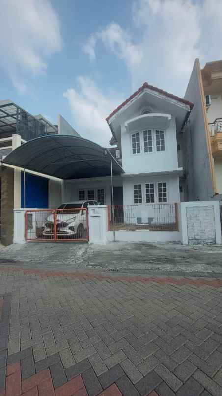 dijual rumah pakuwon indah