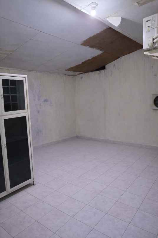 dijual rumah pakuwon indah