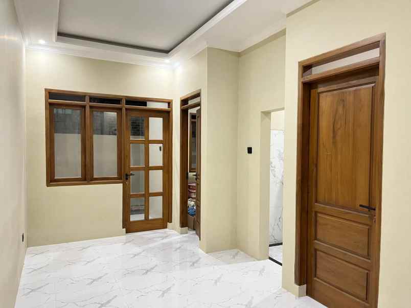 dijual rumah palasari