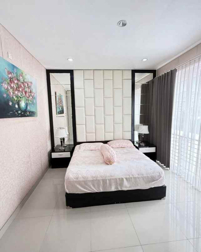 dijual rumah palm beach