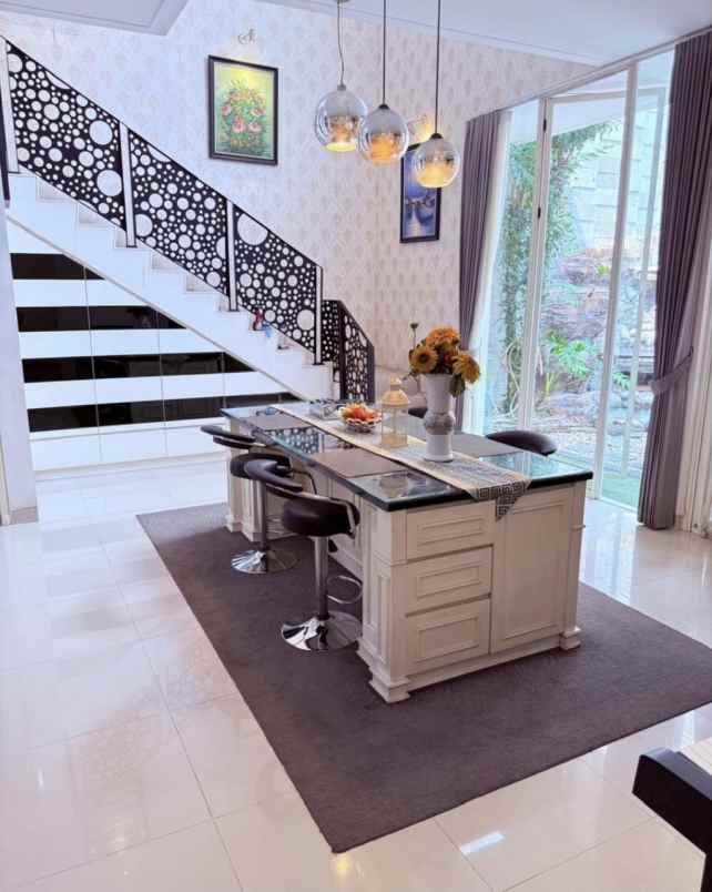 dijual rumah palm beach