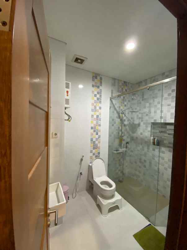 dijual rumah paninggilan ciledug tangerang