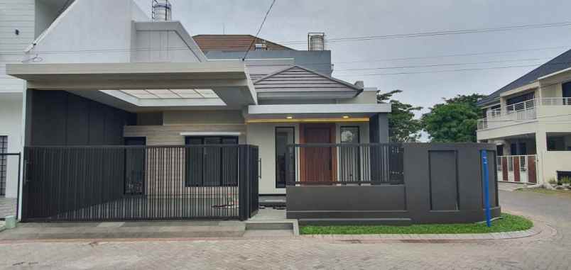 dijual rumah pantai mentari
