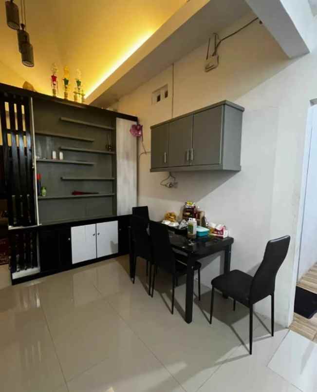 dijual rumah pasar barongan