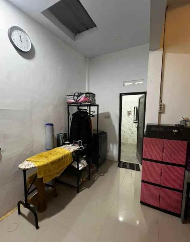 dijual rumah pasar barongan