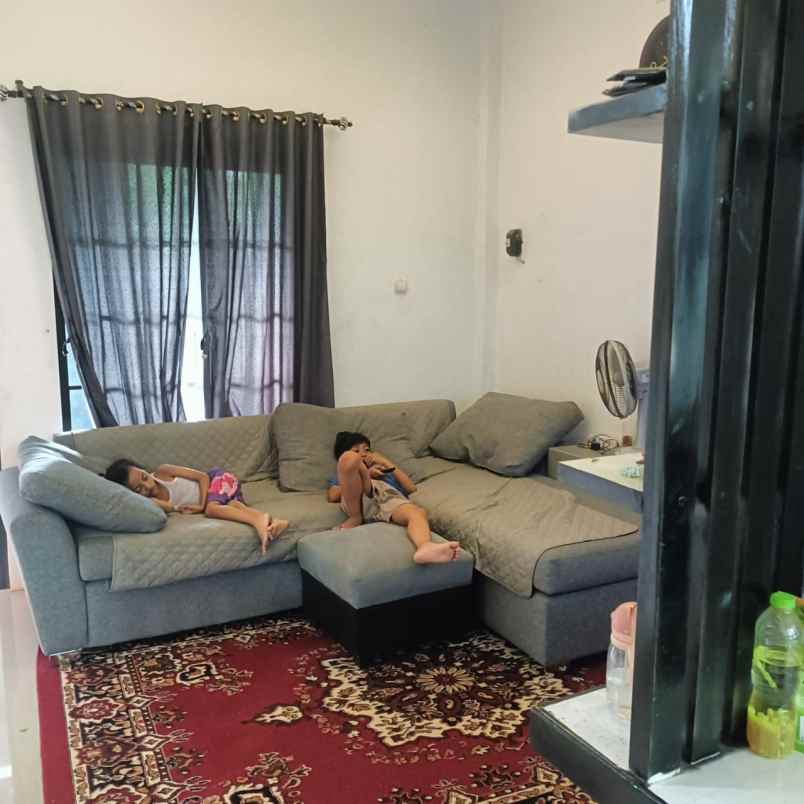 dijual rumah pasar barongan