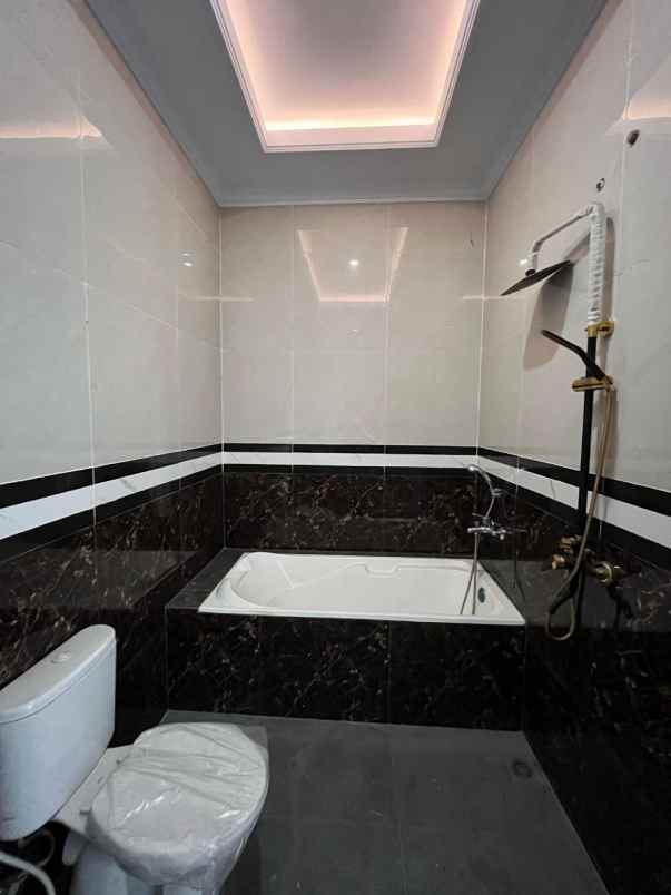 dijual rumah pasar minggu