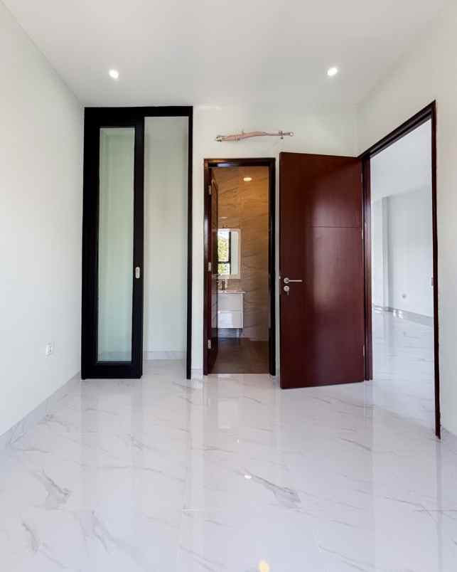 dijual rumah permata hijau area