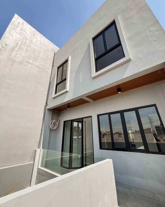 dijual rumah permata hijau area