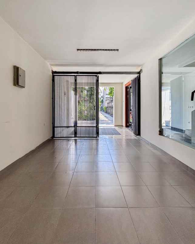 dijual rumah permata hijau area