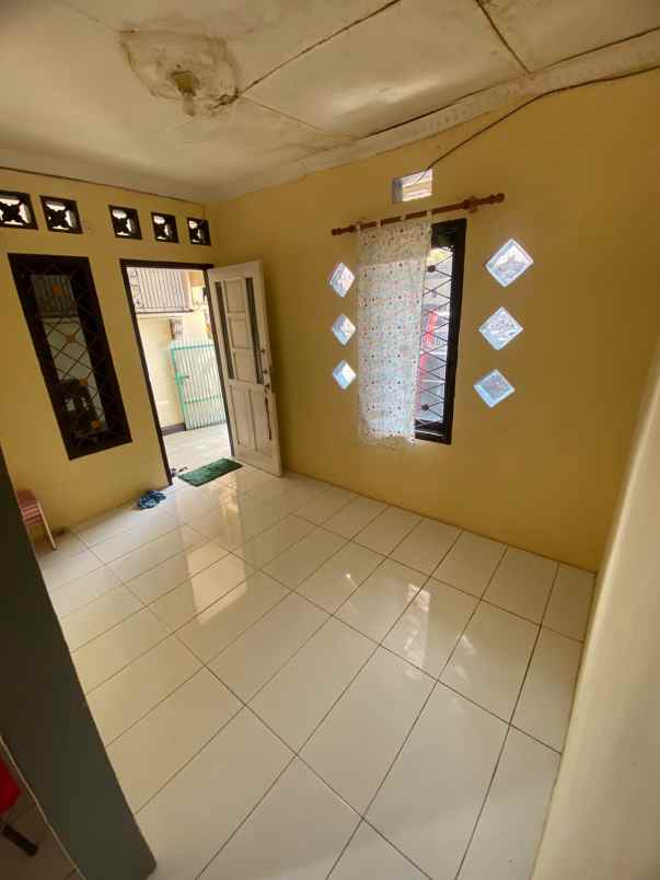 dijual rumah perum bumi inti persada