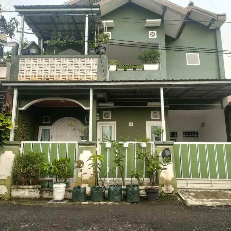 dijual rumah perum griya hegarmanah