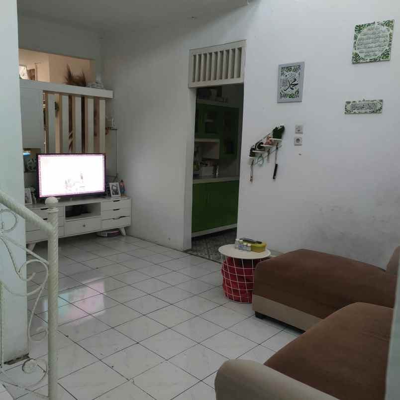 dijual rumah perum griya hegarmanah