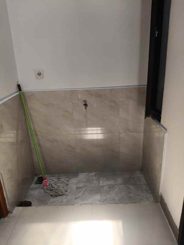 dijual rumah perum telaga mas