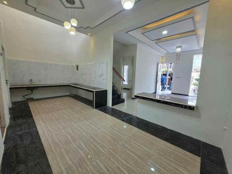 dijual rumah perumahan istana mentari