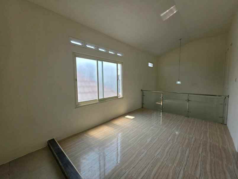 dijual rumah perumahan istana mentari