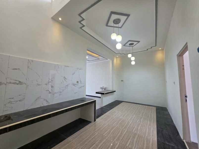 dijual rumah perumahan istana mentari