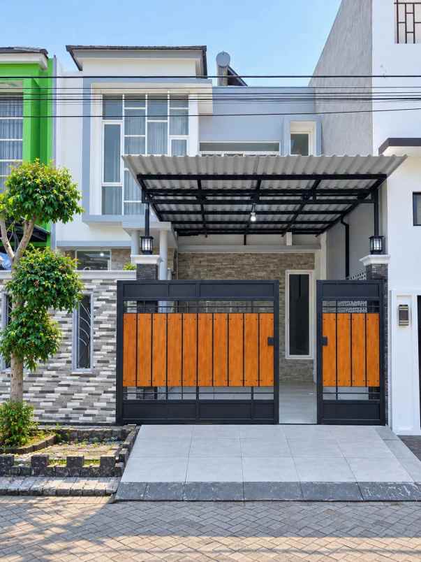 dijual rumah perumahan istana mentari
