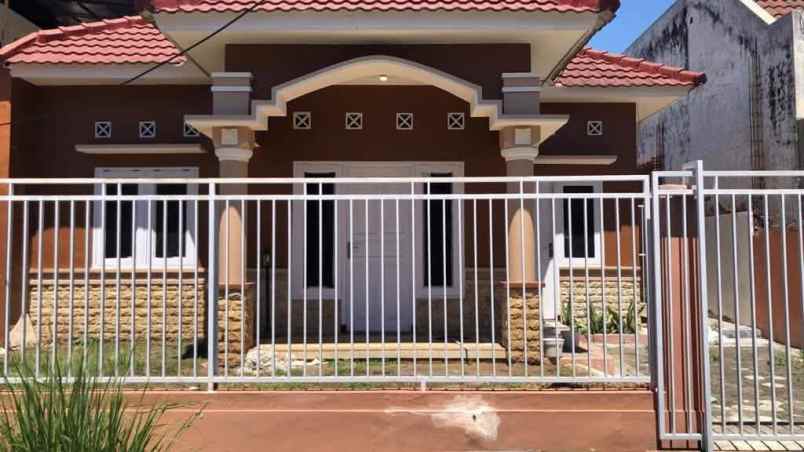 dijual rumah perumahan sengkaling dau