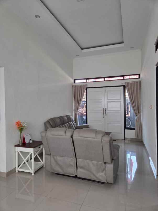 dijual rumah perumahan sukatani permai