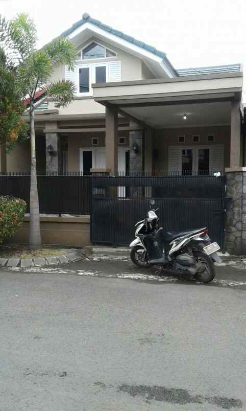 dijual rumah pinus regenci