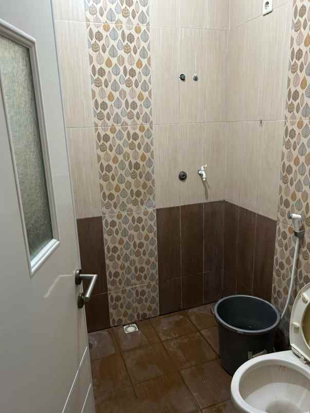 dijual rumah pinus regenci