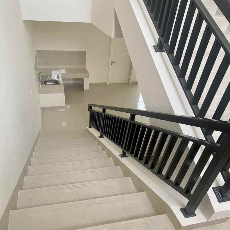 dijual rumah podomoro park cluster