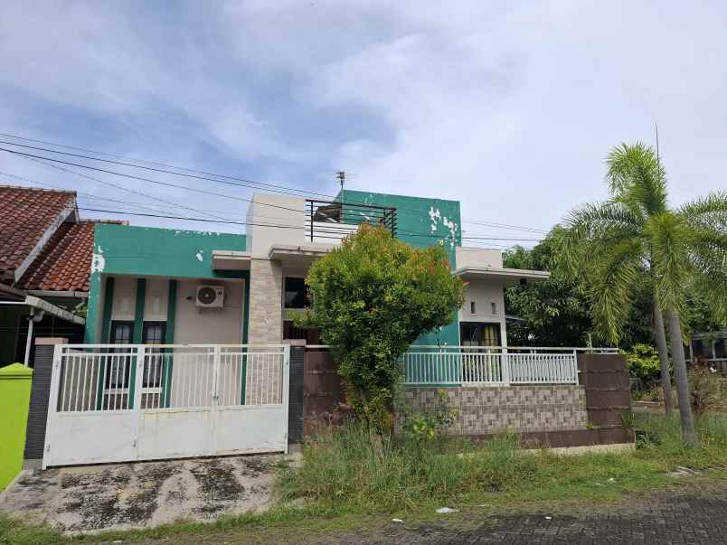 dijual rumah pojok dekat kampus uin jember