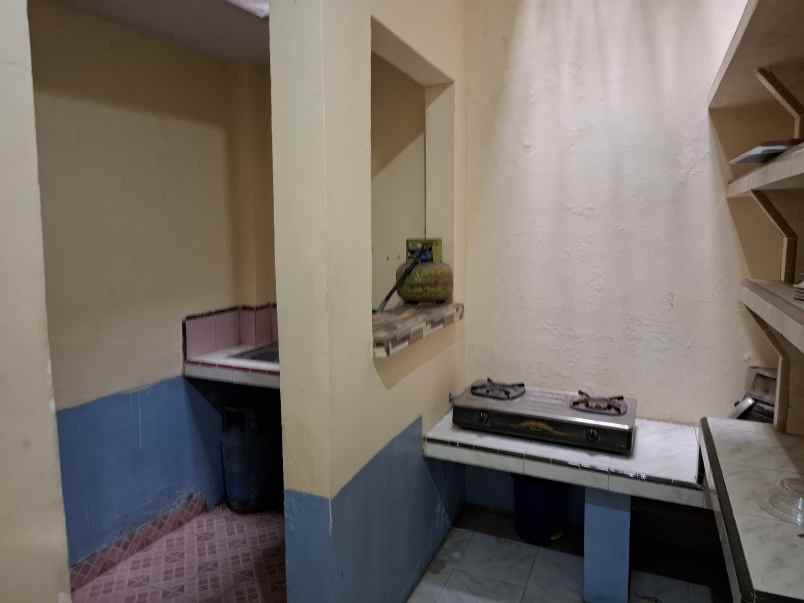 dijual rumah pojok di perumahan pondok gede jember