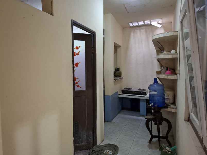 dijual rumah pojok di perumahan pondok gede jember