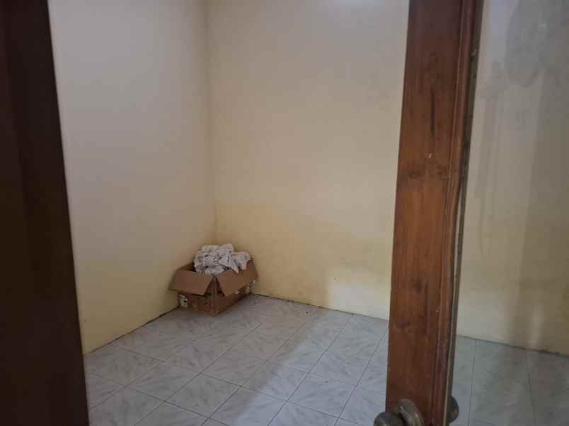 dijual rumah pojok di perumahan pondok gede jember