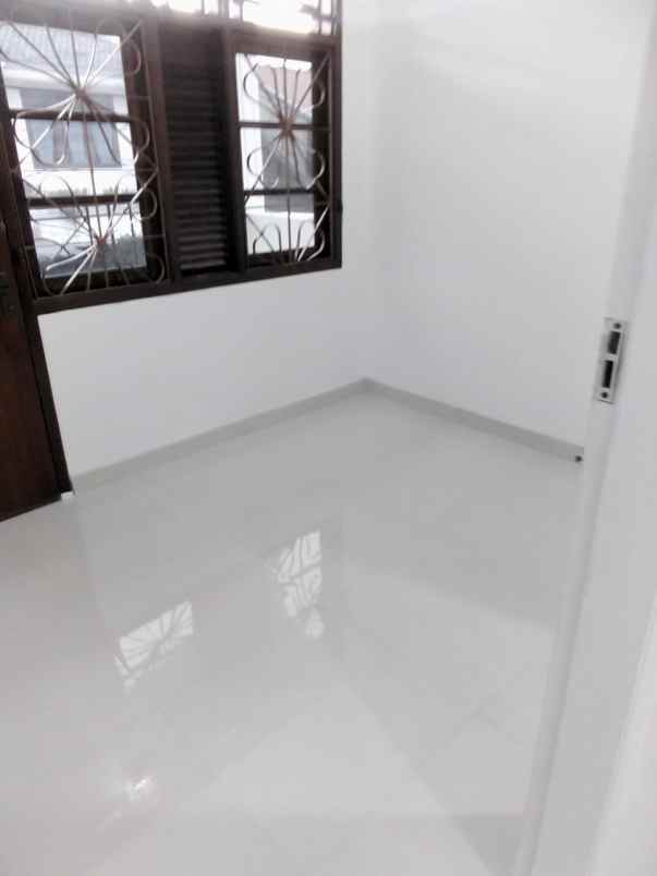 dijual rumah pondok bambu