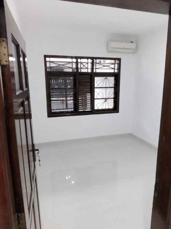 dijual rumah pondok bambu