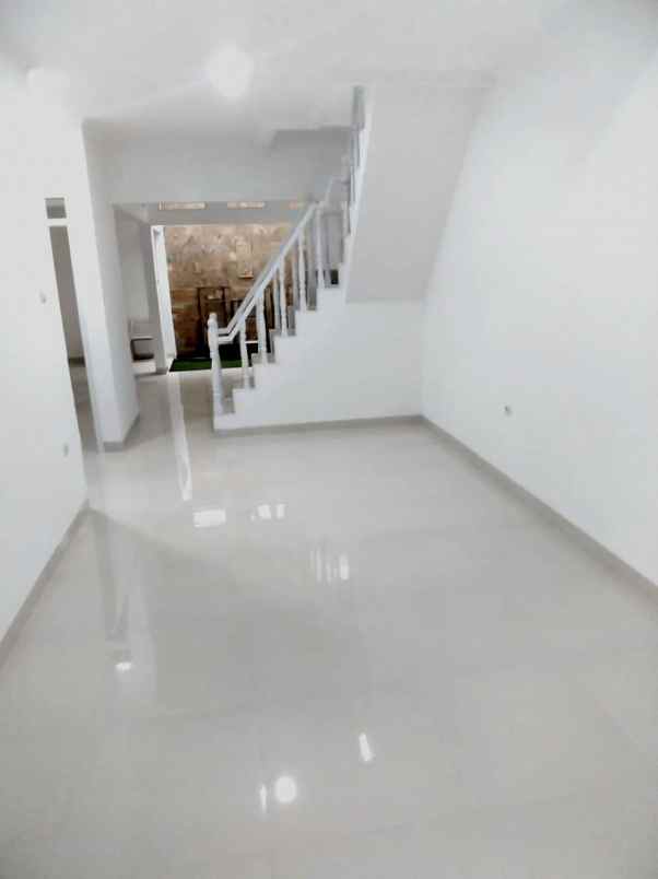 dijual rumah pondok bambu