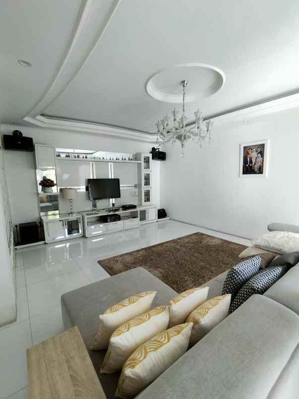 dijual rumah pondok hijau