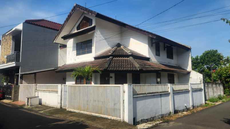 dijual rumah posisi hoel di sawangan depok