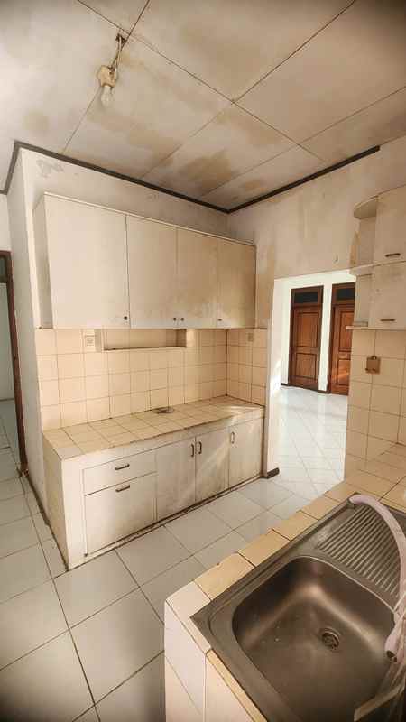 dijual rumah posisi hoel di sawangan depok