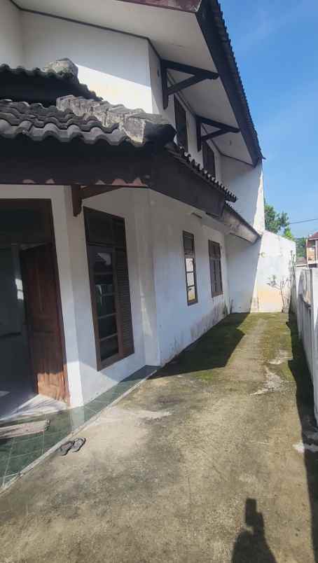 dijual rumah posisi hoel di sawangan depok