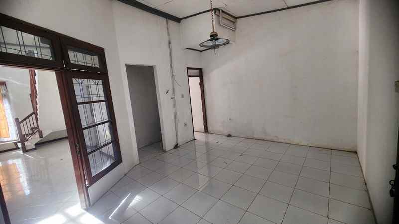 dijual rumah posisi hoel di sawangan depok