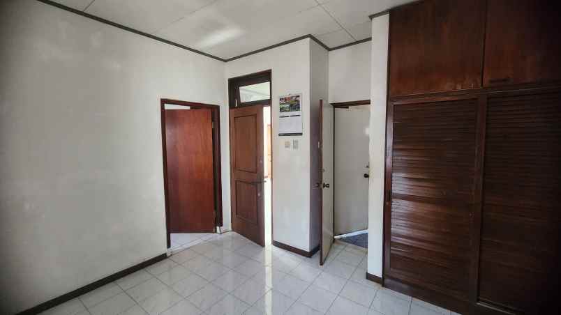 dijual rumah posisi hoel di sawangan depok