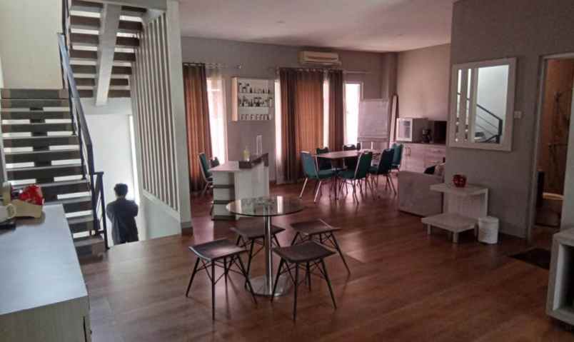 dijual rumah raffless hills cibubur