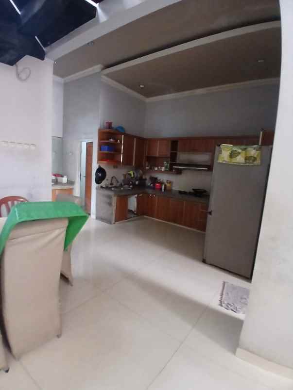 dijual rumah rawalumbu