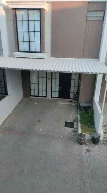 dijual rumah regency one east point b