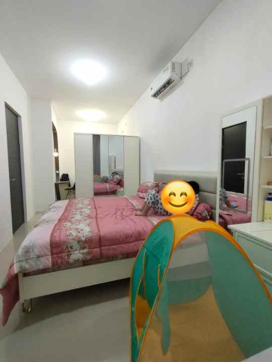 dijual rumah regency one east point b