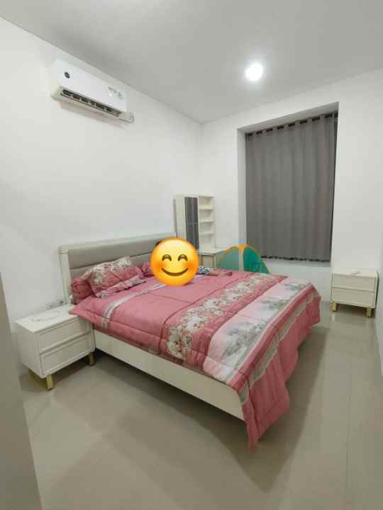 dijual rumah regency one east point b