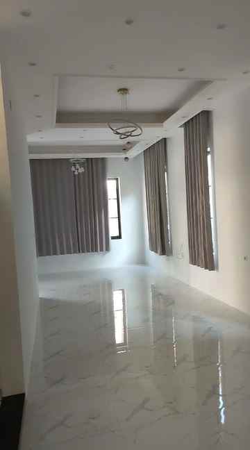 dijual rumah regency one east point b