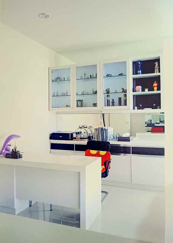 dijual rumah royal residence