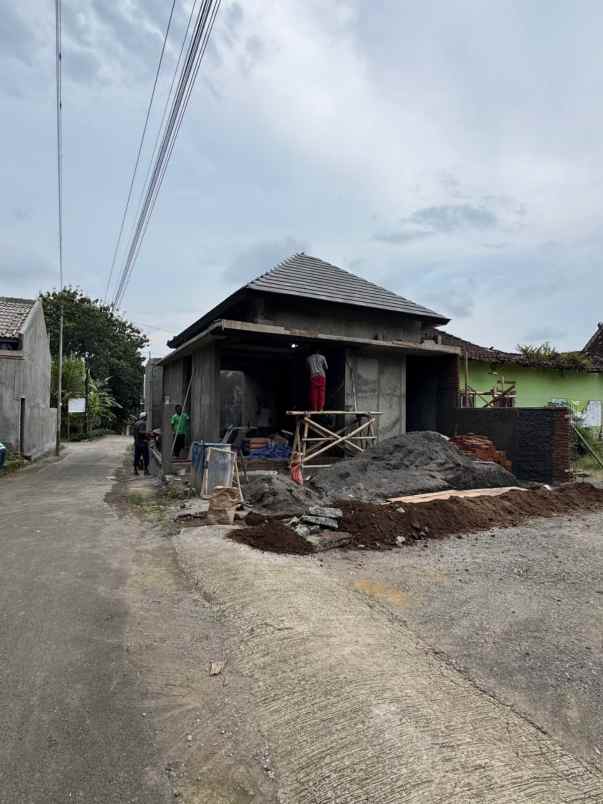 dijual rumah rs at taurot