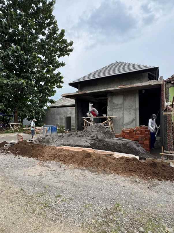 dijual rumah rs at taurot