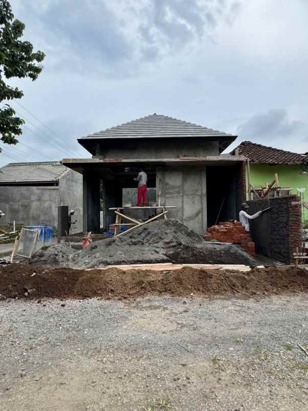 dijual rumah rs at taurot